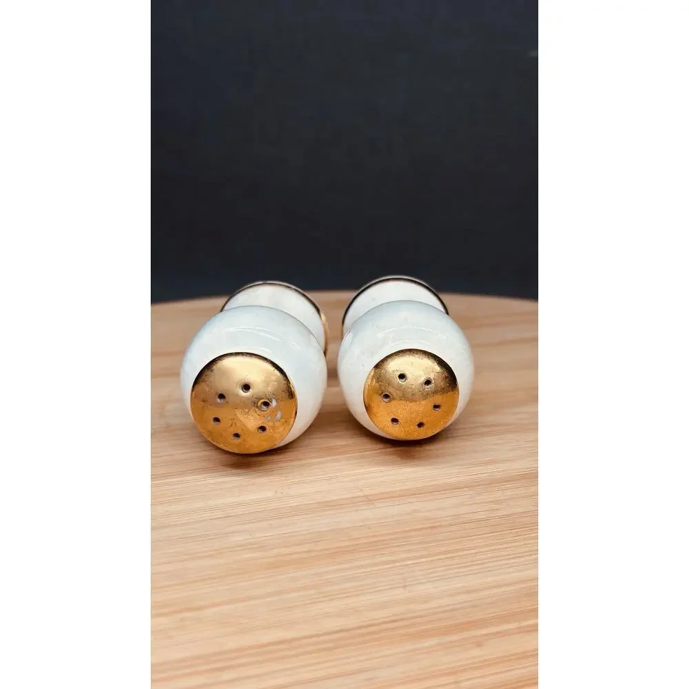 Vintage George Washington Portrait Salt & Pepper Shakers Gold Trim Ceramic